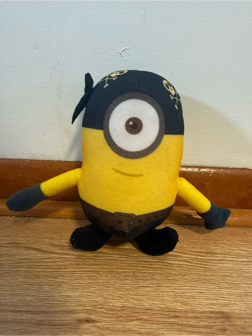 Despicable Me STUART THE MINION AS PIRATE 6